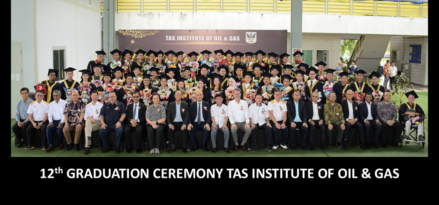 12th GRADUATION GROUP PHOTO
